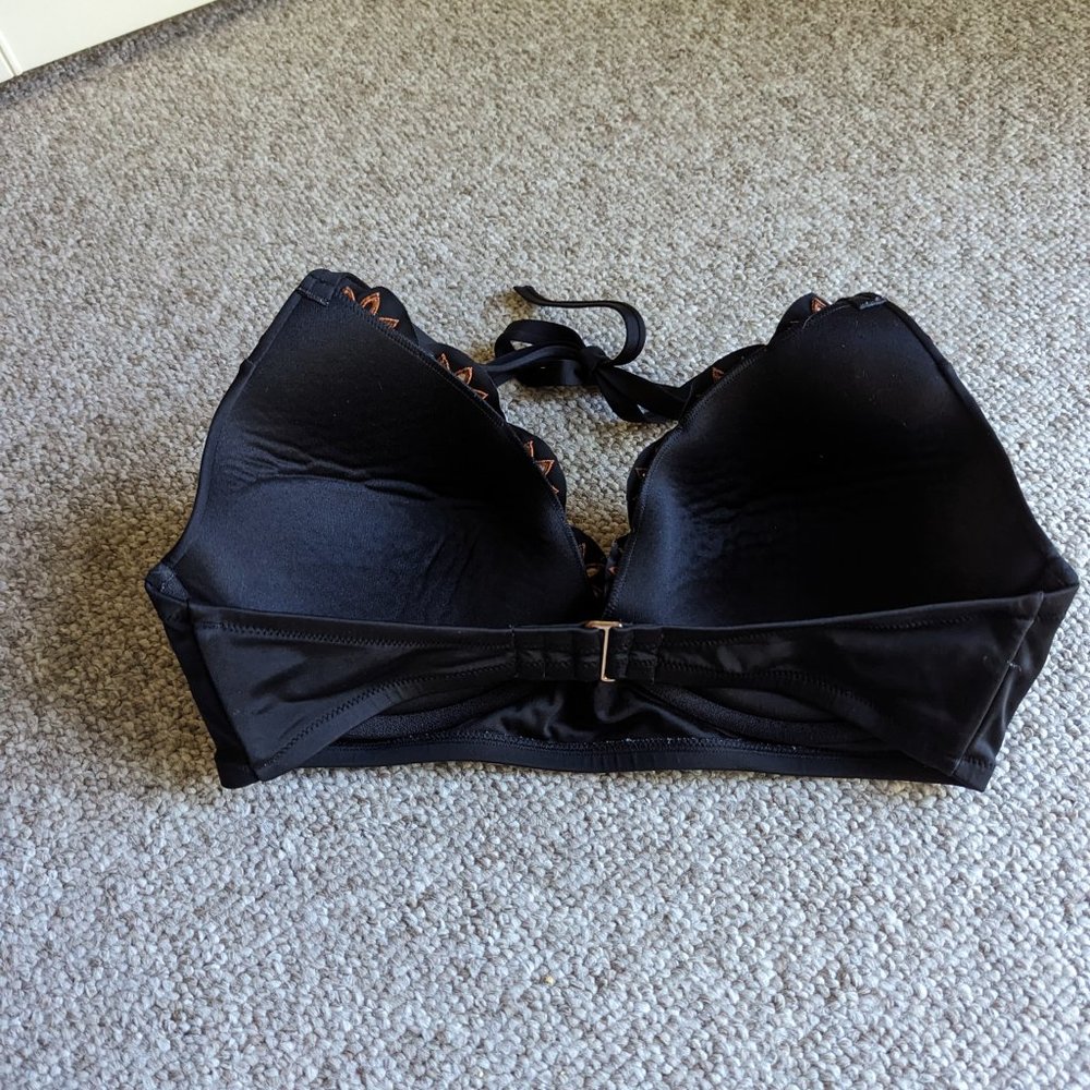 V-Neck Shade & Shore Embroidered Bikini Top - Picture 3 of 6